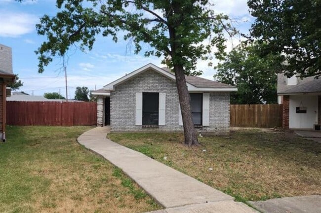 305 Meadow Ct in Wylie, TX - Building Photo - Building Photo