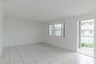 3700 Polk St in Hollywood, FL - Building Photo - Interior Photo