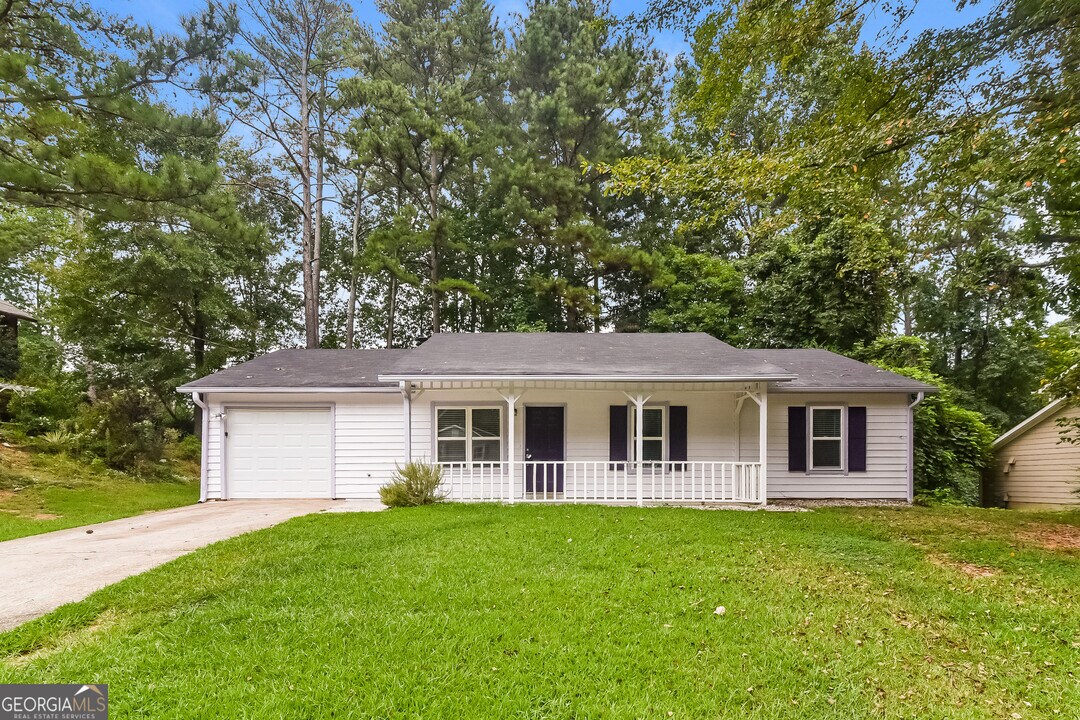 6037 Maryjo Ln in Norcross, GA - Building Photo