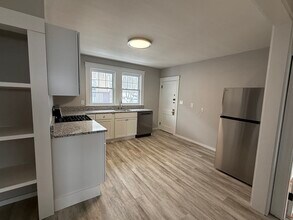 153 Oakland Ave in Methuen, MA - Building Photo - Building Photo