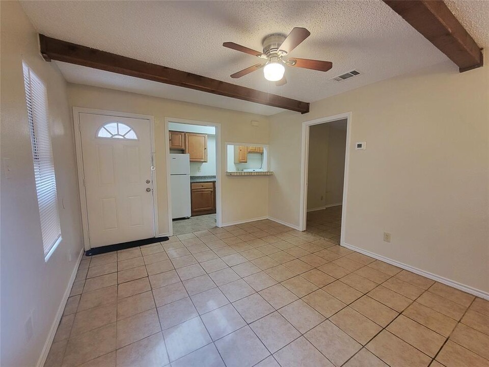 5103 Ave Q 1/2 in Galveston, TX - Building Photo