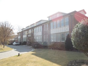 600 College St in Hapeville, GA - Building Photo - Building Photo