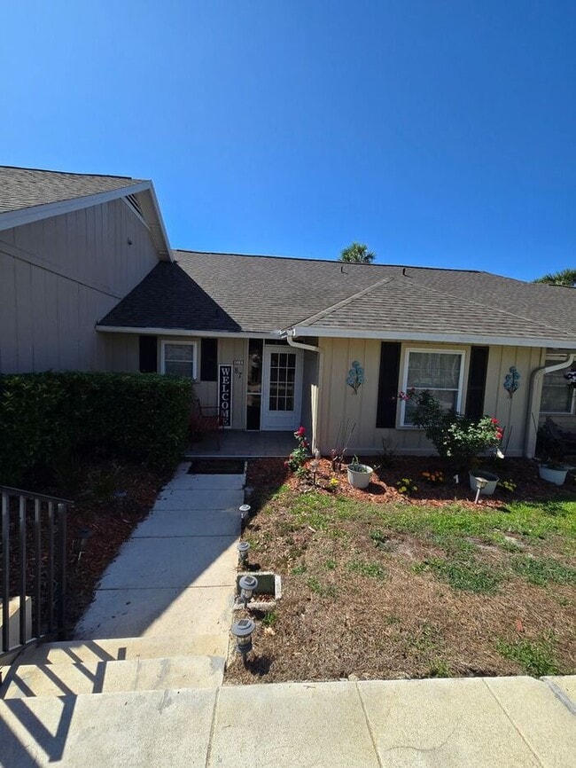 property at 1118 Villa Ln