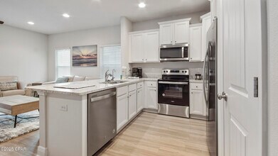 7672 Shadow Lake Dr in Panama City Beach, FL - Building Photo - Building Photo