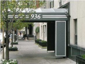 936 Fifth Ave in New York, NY - Foto de edificio - Building Photo