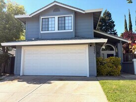 3237 Lowther Way in Sacramento, CA - Building Photo