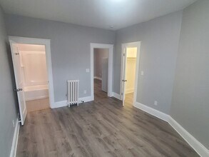 738 Washington St, Unit 11 in Norwood, MA - Foto de edificio - Building Photo