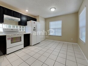 8220 Abbeyfield Dr in Jacksonville, FL - Foto de edificio - Building Photo