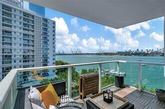 1000 West Ave, Unit 626 in Miami Beach, FL - Building Photo - Building Photo