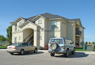 Sagecrest Apartments in Meridian, ID - Building Photo - Building Photo