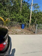 2806 42nd St SW in Lehigh Acres, FL - Building Photo - Building Photo