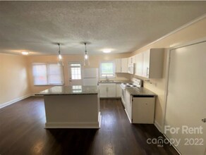 718 E Maple Ave, Unit M in Gastonia, NC - Building Photo - Building Photo