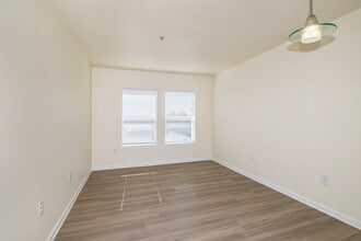 Clyburn at Stapleton in Denver, CO - Foto de edificio - Interior Photo