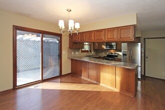 2401 Minuteman Dr in Lincoln, NE - Building Photo - Building Photo