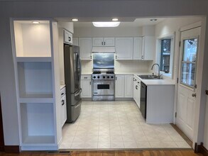 2401 Bristol Rd in Columbus, OH - Building Photo - Building Photo