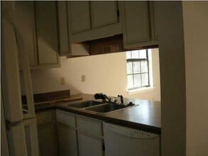 208 Third St SE in Fort Walton Beach, FL - Foto de edificio - Building Photo