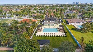 150 NW 123rd Ave in Miami, FL - Foto de edificio - Building Photo