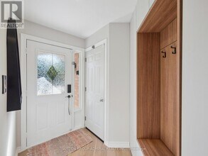 24 Dawlish Ave in Aurora, ON - Building Photo - Building Photo