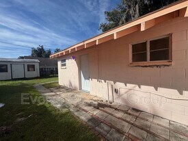 710 N Grove St in Eustis, FL - Building Photo