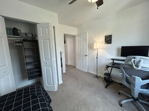 911 Sherman Ln in Norfolk, VA - Building Photo - Building Photo