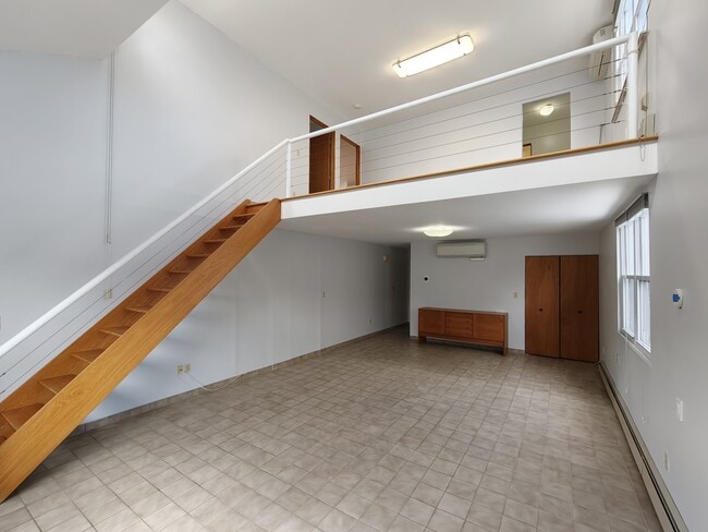 39 Robertson Ave, Unit 1 in White Plains, NY - Building Photo - Building Photo