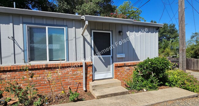 property at 910 Mormon St