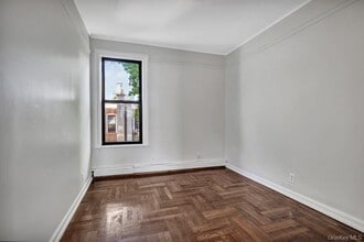 107 N Forest Ave in Rockville Centre, NY - Building Photo - Building Photo