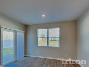 1813 Wellwood LN in Lebanon, TN - Foto de edificio - Building Photo