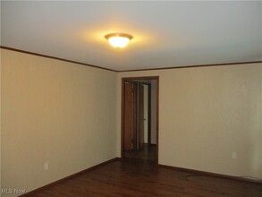32400 Bainbridge Rd in Solon, OH - Building Photo - Building Photo