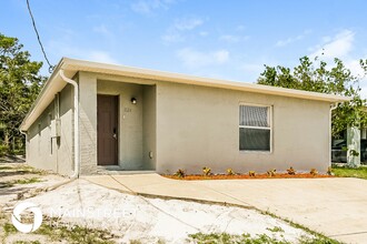 824 Pinewood St in Daytona Beach, FL - Building Photo - Building Photo