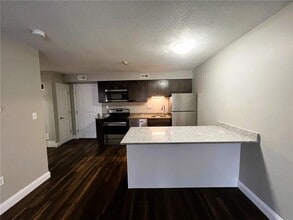 879 Bernon St in Woonsocket, RI - Building Photo - Building Photo