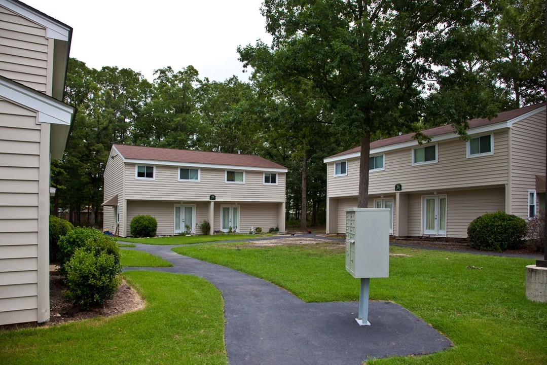 Blue Ridge Estates in Richmond, VA - Building Photo