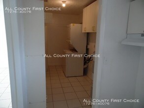 5281 Bamboo Pl-Unit -B in Clearwater, FL - Building Photo - Building Photo
