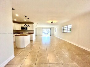 13725 SW 84th St in Miami, FL - Building Photo - Building Photo