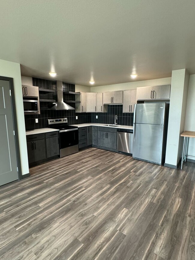 226 E Greenfield Ln-Unit -Unit A-305 in Bismarck, ND - Building Photo - Building Photo