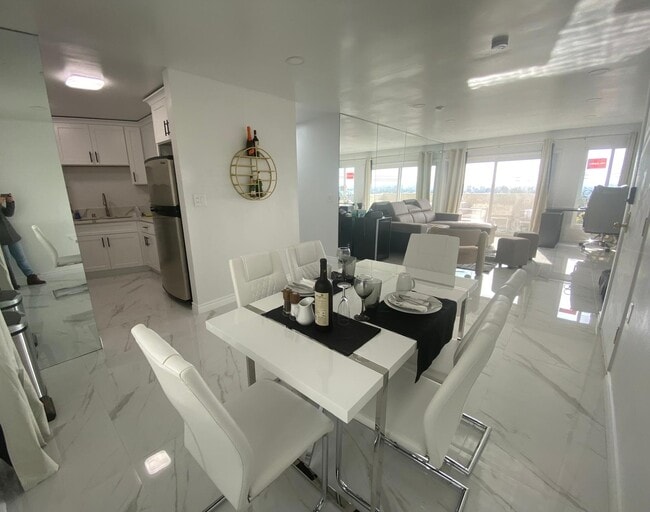 property at 8400 De Longpre Ave