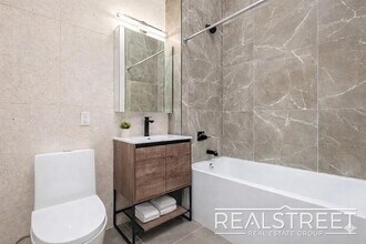 1499 Bedford Ave in Brooklyn, NY - Foto de edificio - Building Photo