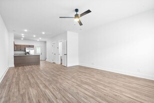 325 Front Rdg Cir in Clarksville, TN - Building Photo