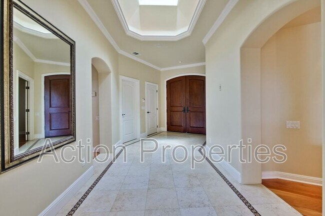 450 Juanita Way in Los Altos, CA - Building Photo - Building Photo