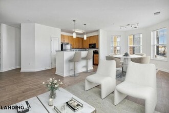 909 Mansion Dr, Unit 702-207 in Frederick, MD - Building Photo - Building Photo