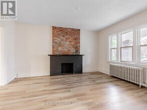 110 Duplex Ave in Toronto, ON - Building Photo - Building Photo
