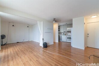 2115 Ala Wai Blvd in Honolulu, HI - Building Photo - Building Photo