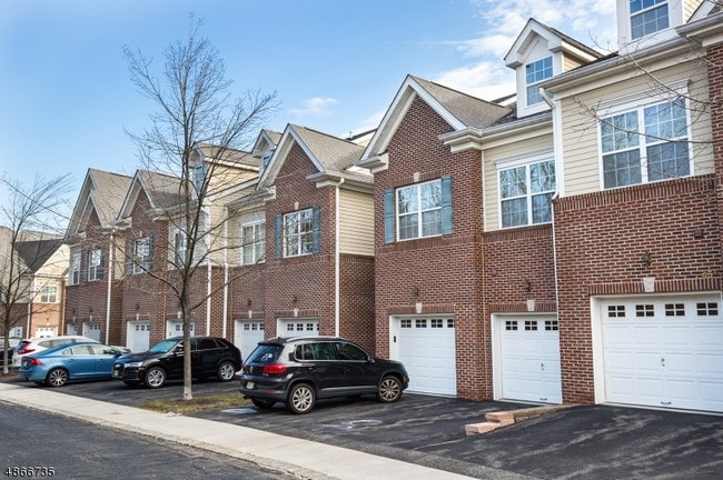 51 Taft Ln in Morristown, NJ - Building Photo - Building Photo