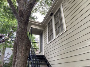 2517 Harris Blvd, Unit C in Austin, TX - Foto de edificio - Building Photo