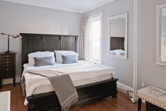 145 Charles St, Unit 3 in Boston, MA - Foto de edificio - Building Photo