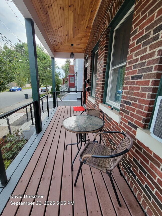 28 Willowdale Ave, Unit 1st floor 28 Willowdale