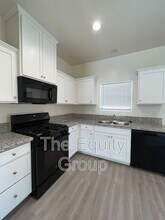 4116 E Kaweah Ave in Visalia, CA - Building Photo - Building Photo
