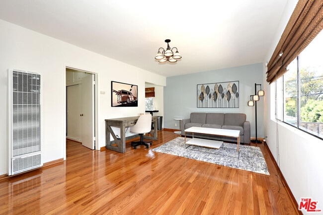 3743 McLaughlin Ave in Los Angeles, CA - Building Photo - Building Photo