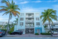 331 Collins Ave, Unit 205 in Miami Beach, FL - Building Photo - Building Photo