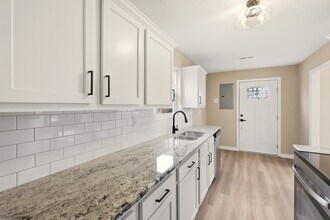 1785 McDonald Ln in New Albany, IN - Building Photo - Building Photo